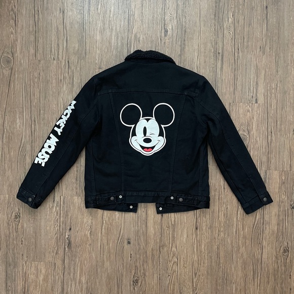 Levi's Other - Levi’s Mickey Trucker Jacket Premium Sherpa size medium